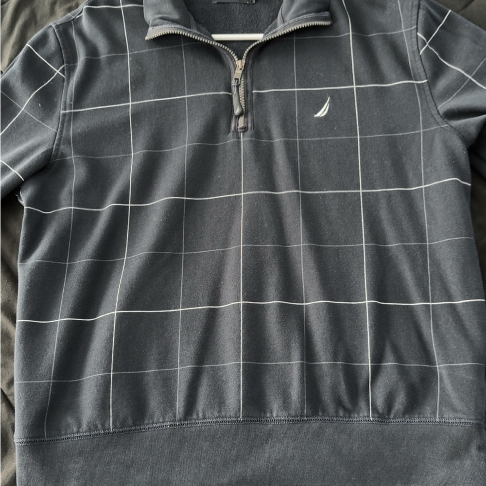 Nautica V-Neck Sweater in Gray
